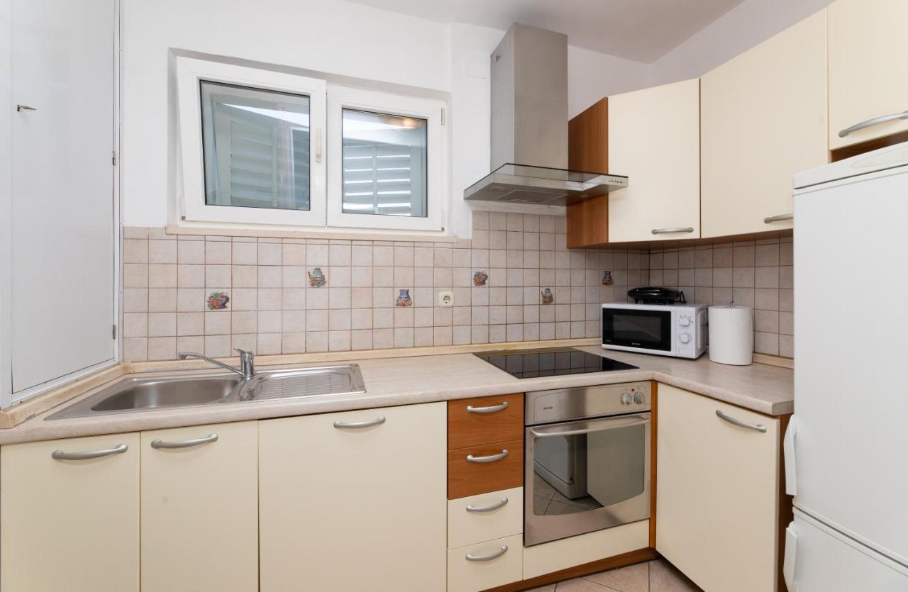 Apartment Nona - Center, 150 Meters From The Beach Supetar Kültér fotó