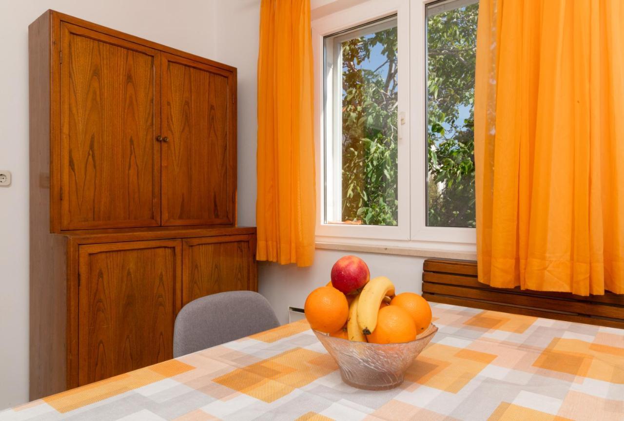 Apartment Nona - Center, 150 Meters From The Beach Supetar Kültér fotó